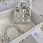 マイクロ レディ 12 バッグ シルバー ラムスキン