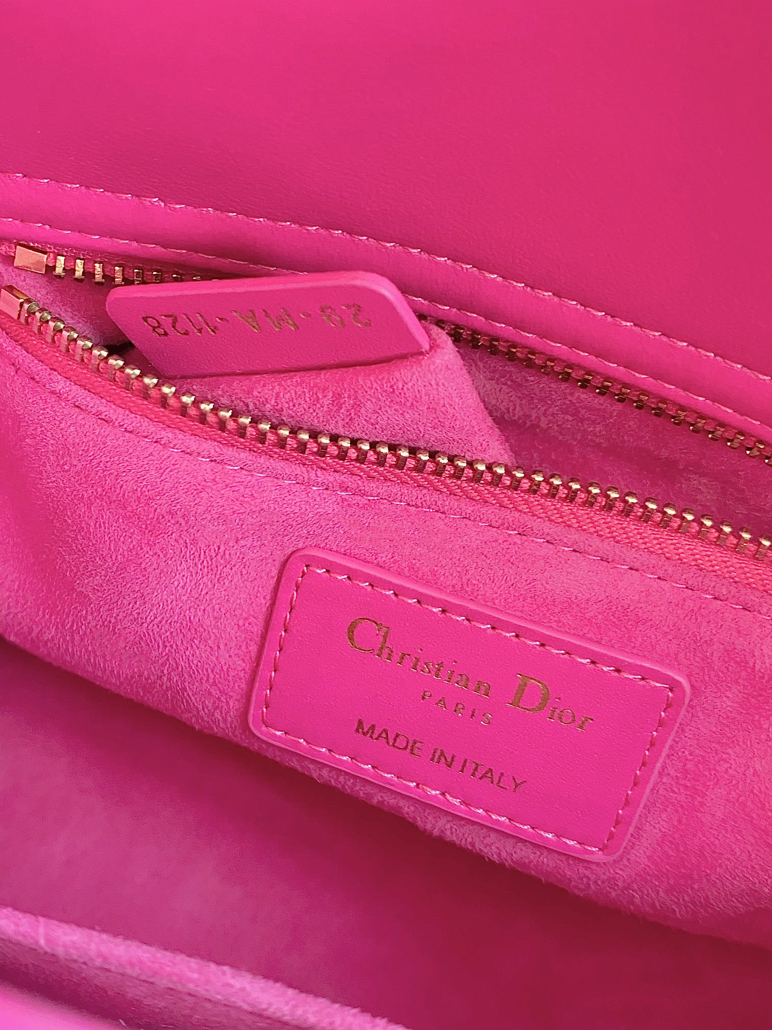 ホットピンクラムスキンのミディアムサイズ レディ 20 ハンドバッグ