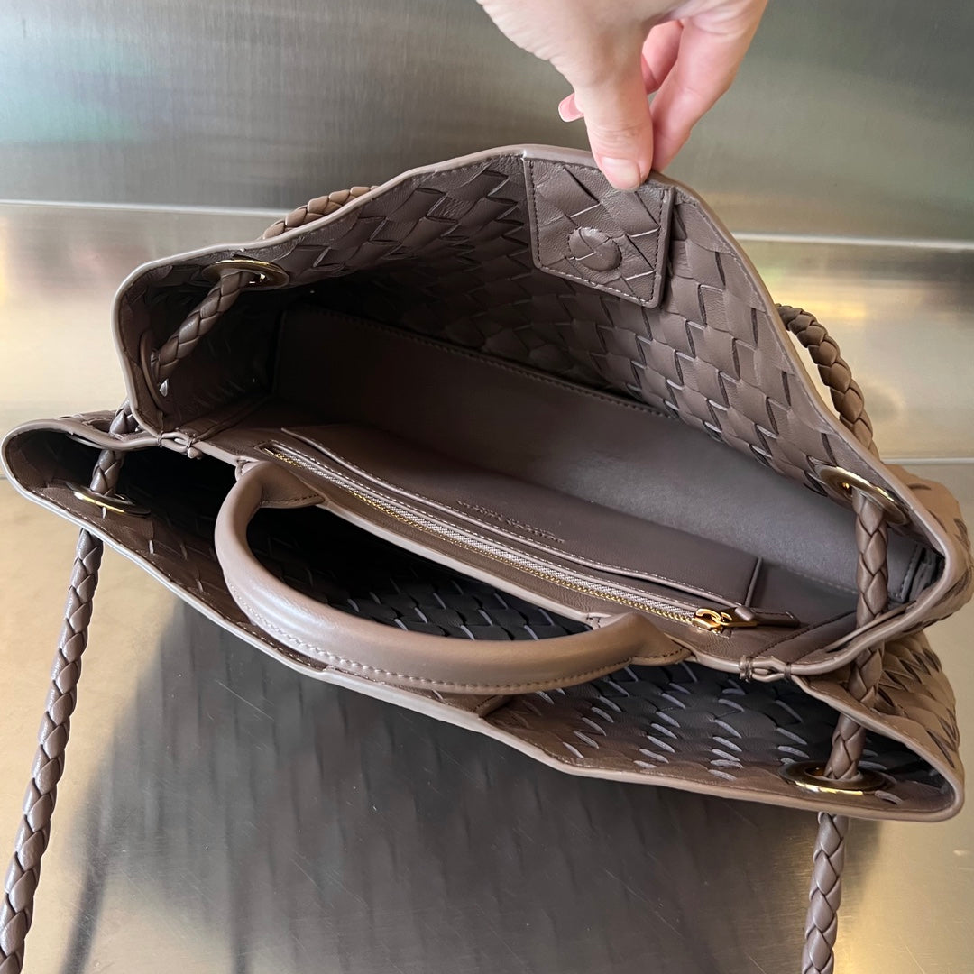 SMALL ANDIAMO 29 IN BEAVER BROWN LAMBSKIN