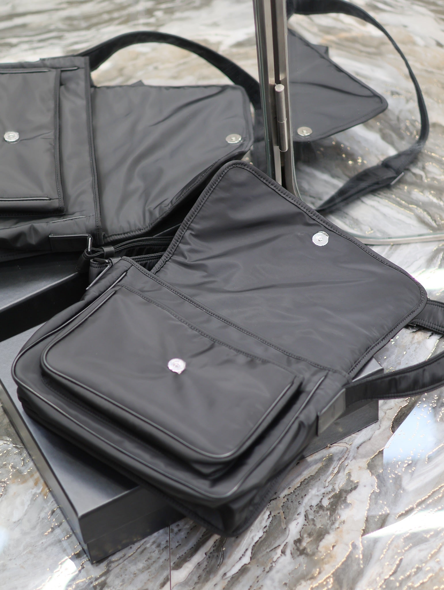 NIKI LARGE 32インチ ブラックナイロン