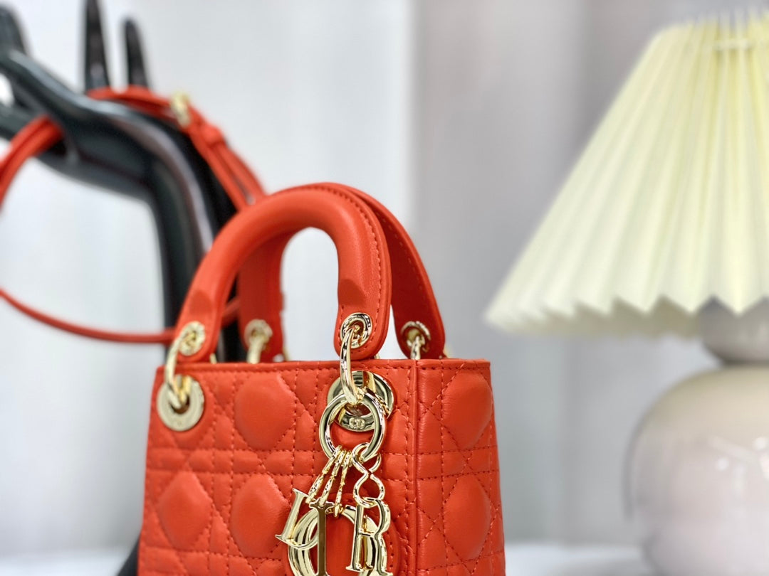SAC MICRO LADY 12 EN CUIR D'AGNEAU ROUGE ÉCARLATE