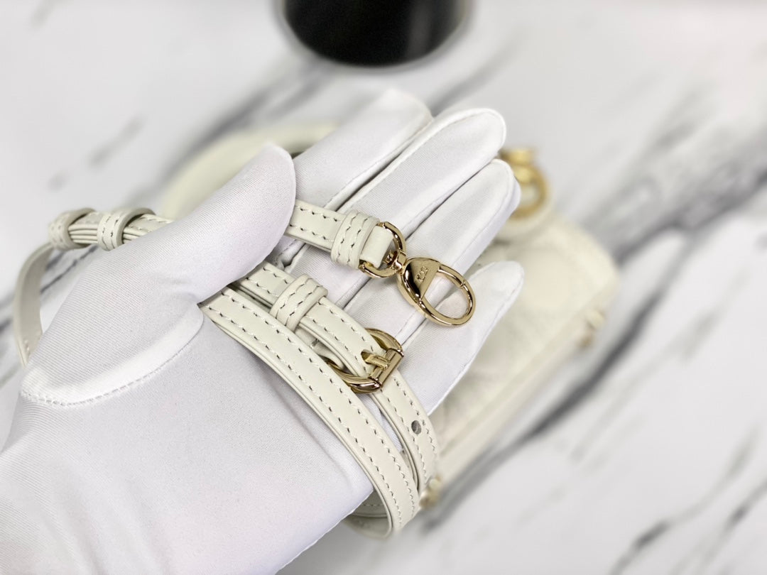 SAC MICRO LADY 12 EN CUIR D'AGNEAU BLANC