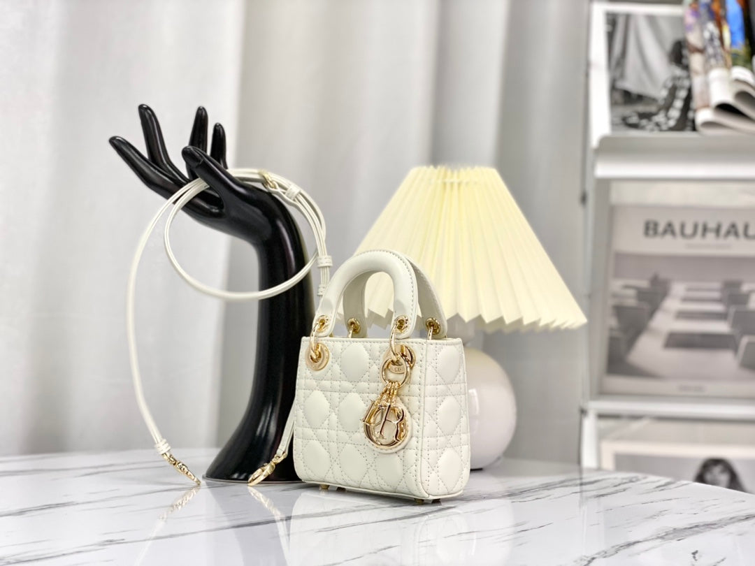 SAC MICRO LADY 12 EN CUIR D'AGNEAU BLANC
