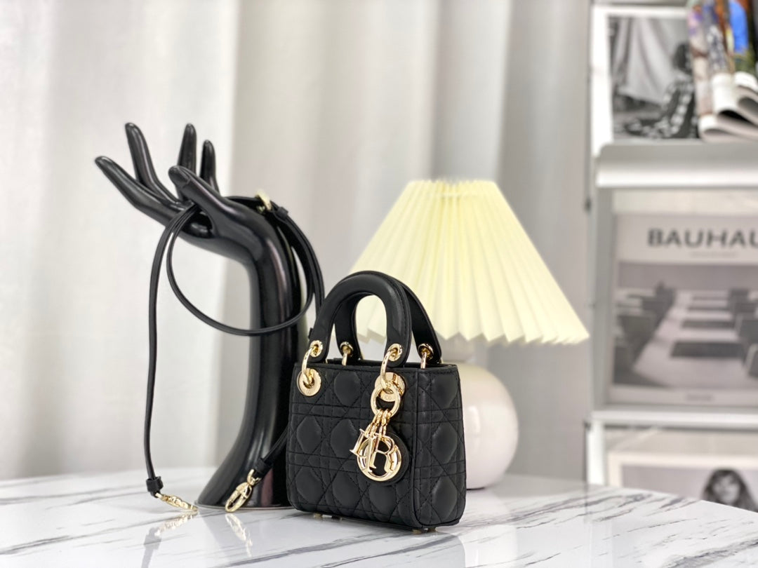 SAC MICRO LADY 12 EN CUIR D'AGNEAU NOIR