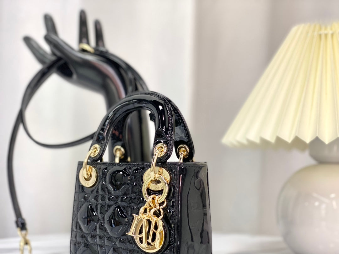 SAC MICRO LADY 12 EN CUIR D'AGNEAU NOIR BRILLANT