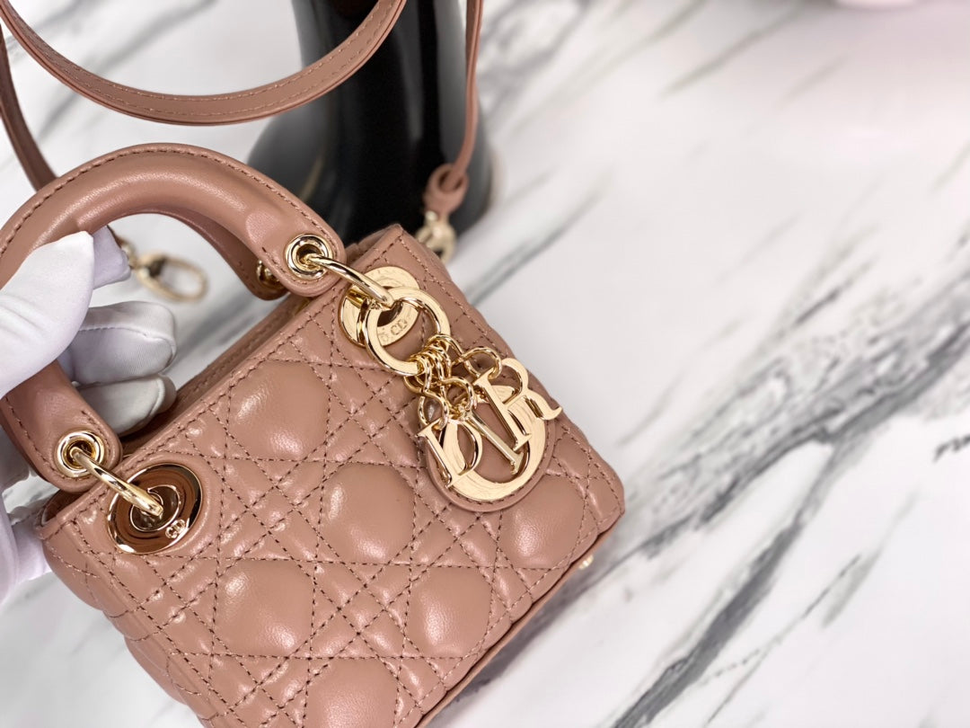 SAC MICRO LADY 12 EN CUIR D'AGNEAU BEIGE CAMEL