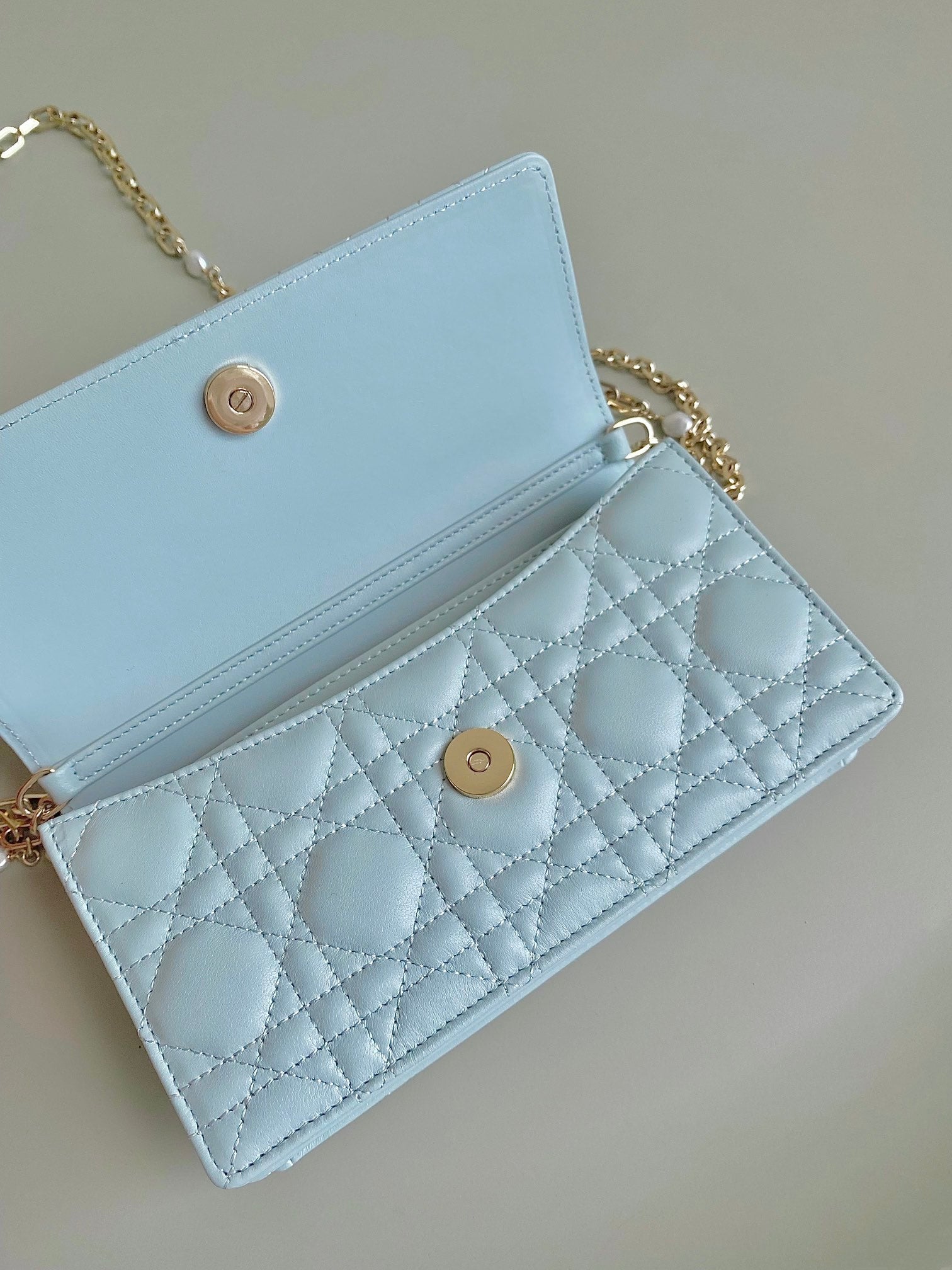 Sac à main LADY 21 en cuir d'agneau bleu clair