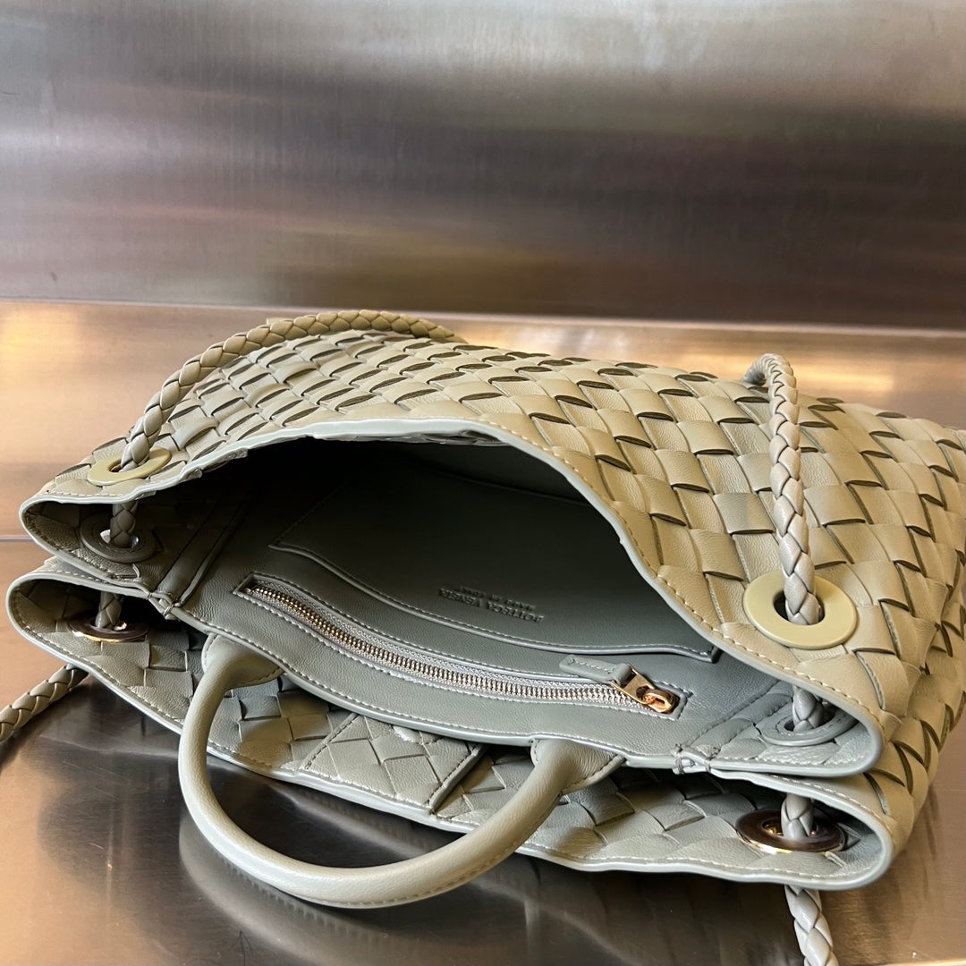 SMALL ANDIAMO 29 IN ECRU BEIGE LAMBSKIN