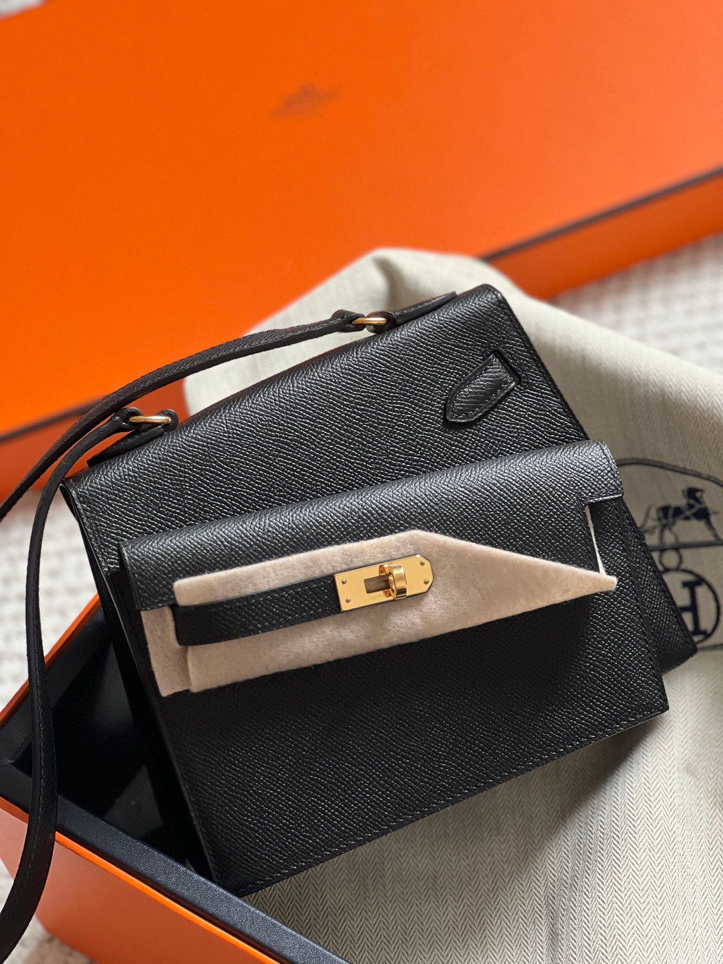 ケリー・デソルドレ 20 ブラックエプソムレザー、ゴールド金具