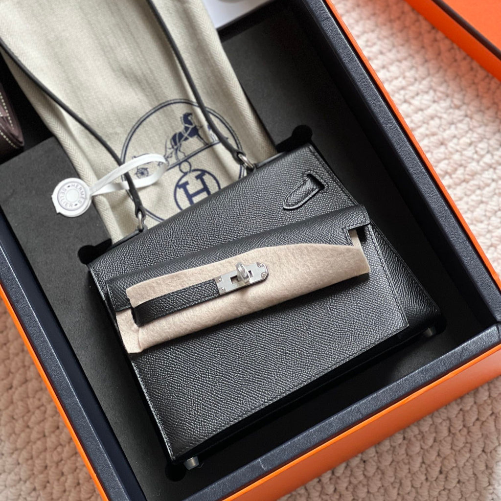 ケリー・デソルドレ 20 ブラックエプソムレザー、シルバー金具