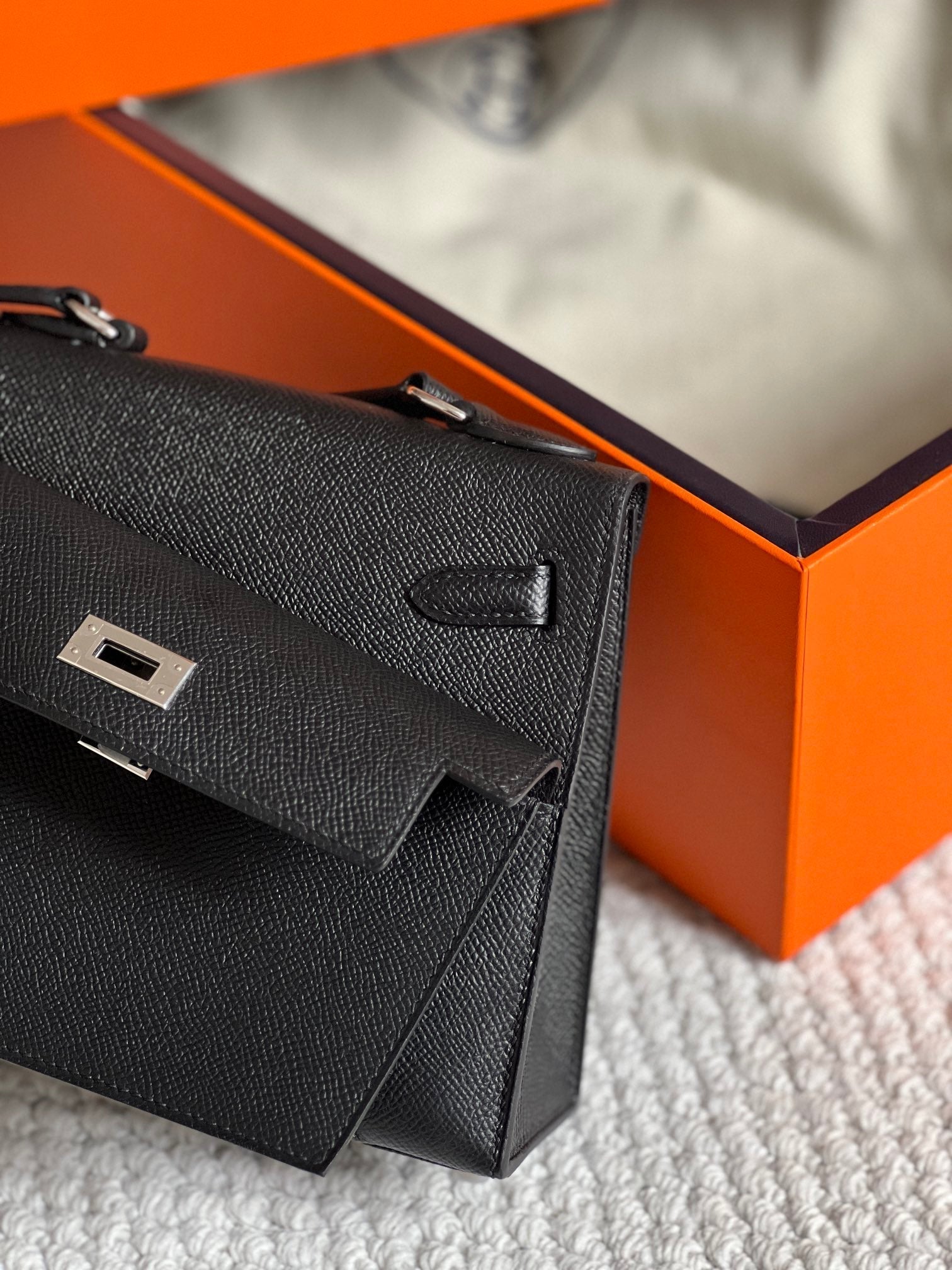 ケリー・デソルドレ 20 ブラックエプソムレザー、シルバー金具