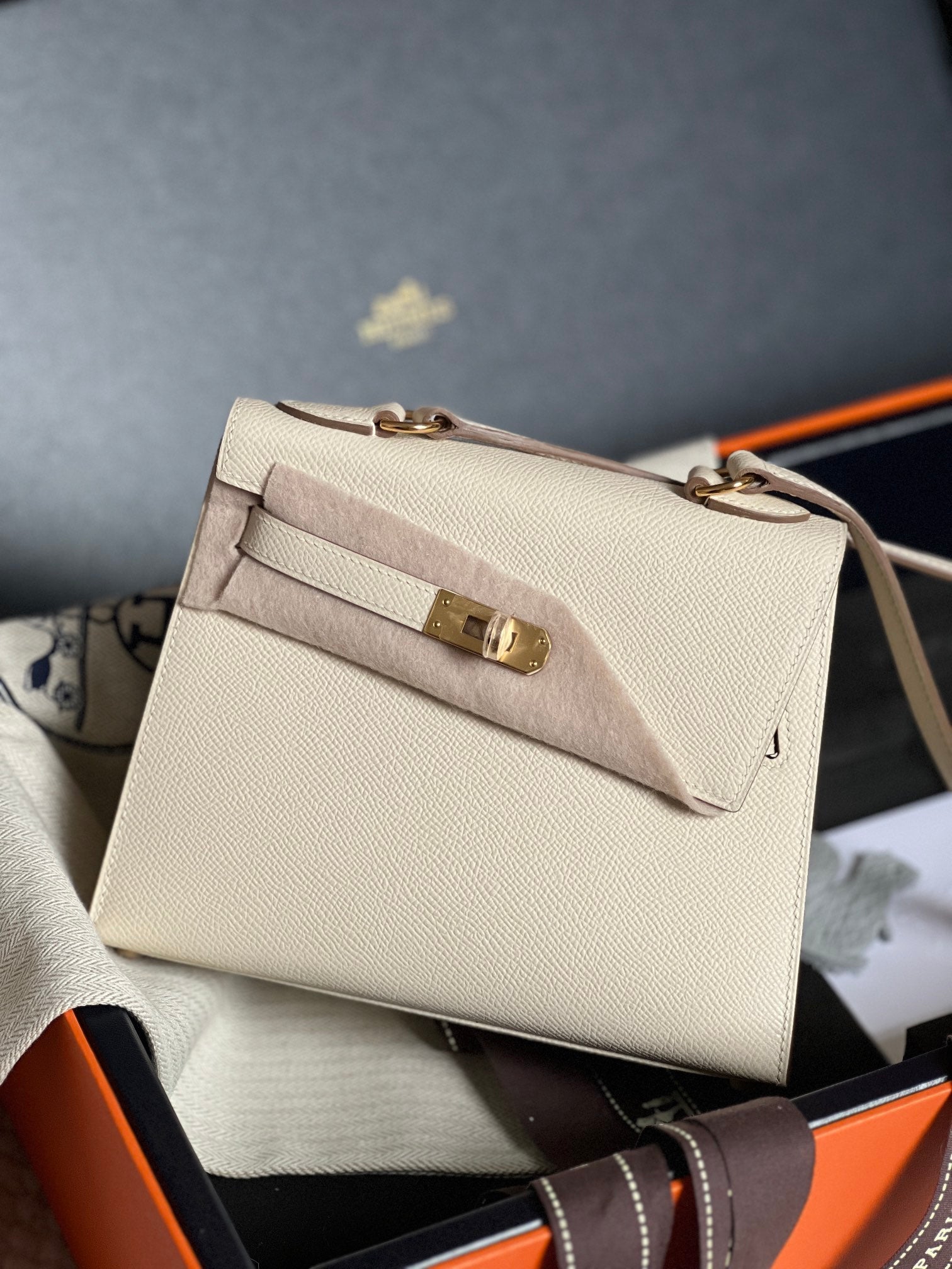 ケリー デソルドレ 20 ホワイトエプソムレザー、ゴールド金具