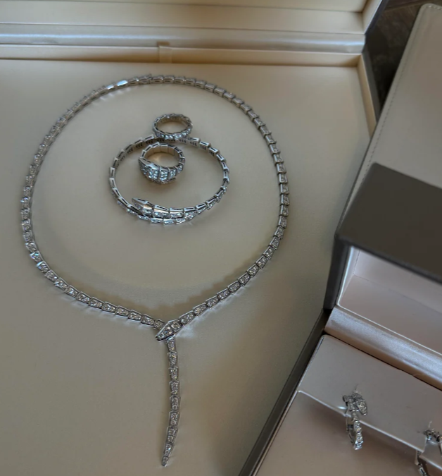 [Shinejoy]NEW！SERPENT DIAMOND NECKLACE