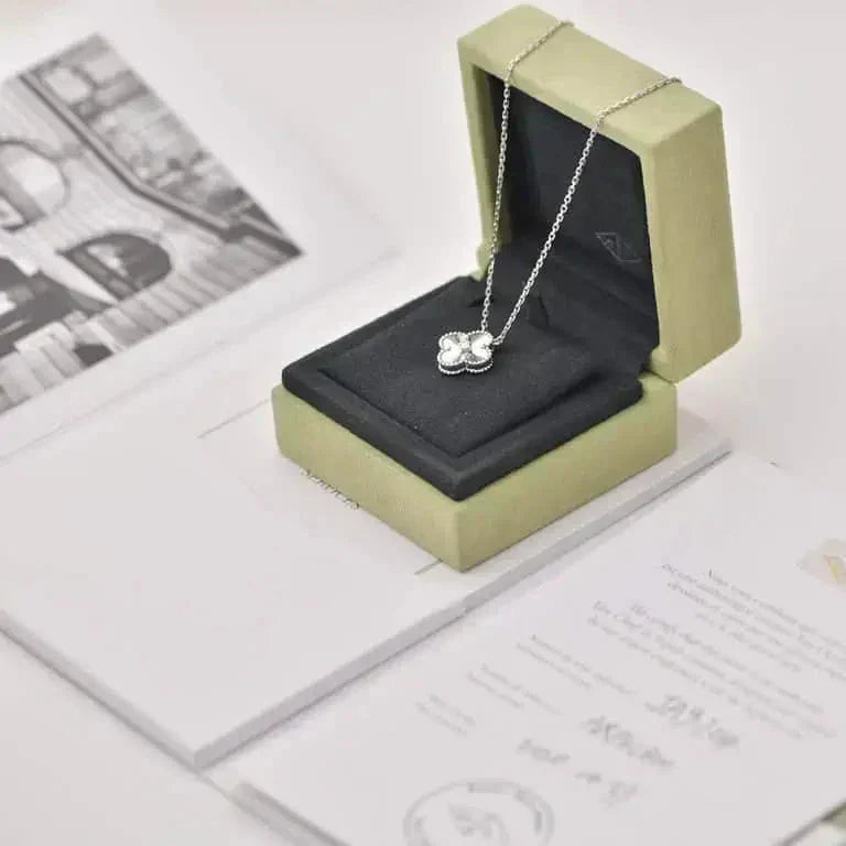 [Shinejoy]CLOVER  15MM DIAMOND LASER NECKLACE SILVER