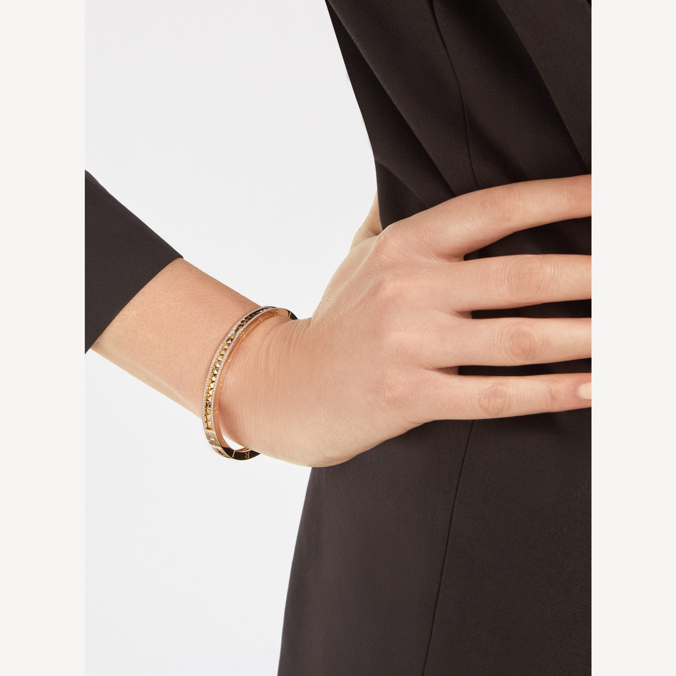 [Shinejoy]ZERO 1 SPIRAL AND PAVED DIAMOND GOLD BRACELET