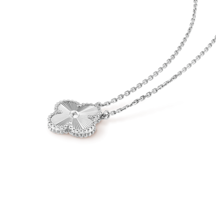 [Shinejoy]CLOVER 15MM LASER NECKLACE SILVER
