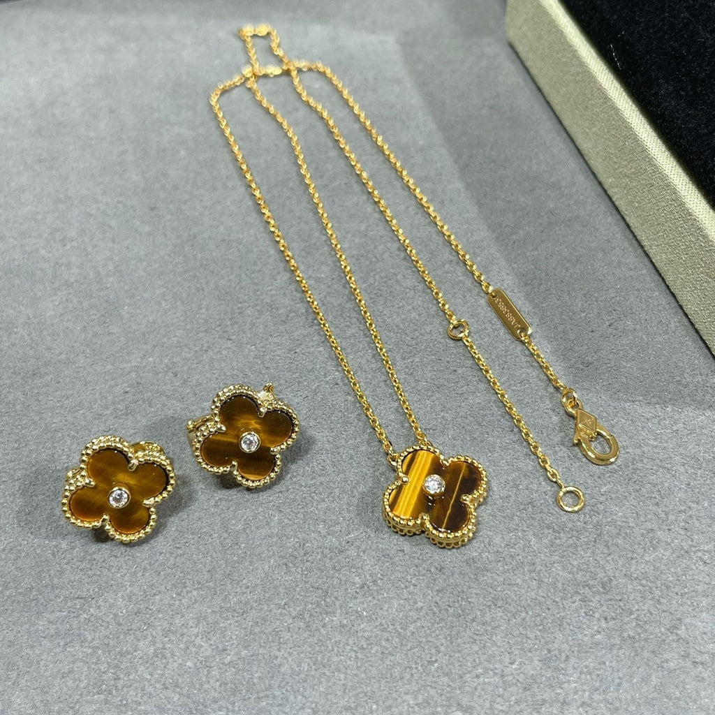 Collier [Shinejoy]CLOVER en diamant 15 mm et agate œil de tigre jaune