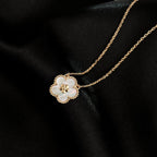 [Shinejoy]LUCKY  WHITE MOP  PLUM BLOSSOM NECKLACE