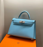 HM KELLY MINI 20 BLEU CIEL EPSOM ARGENTÉ