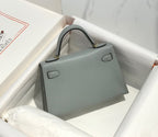 HM KELLY MINI 20 GRIS MOYEN EPSOM FERMOIR DORÉ