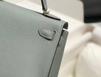 HM KELLY MINI 20 GRIS MOYEN EPSOM FERMOIR DORÉ