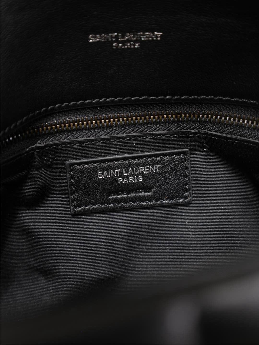 Doudoune LOULOU moyenne 29 pouces, entièrement en peau de mouton noire, accessoires noirs