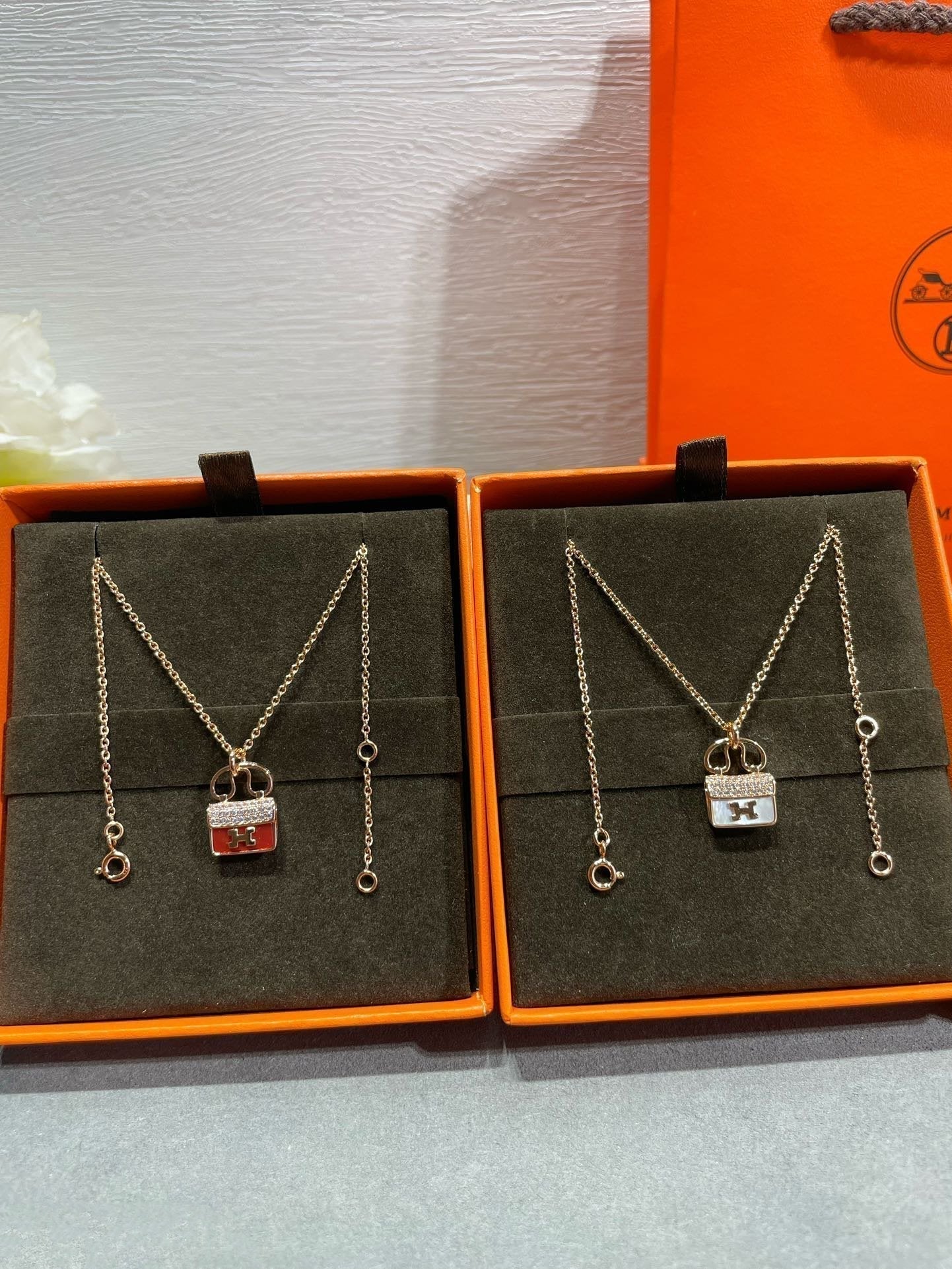 [Shinejoy]H CIRCE MOISSANITE PENDANT NECKLACE GOLD