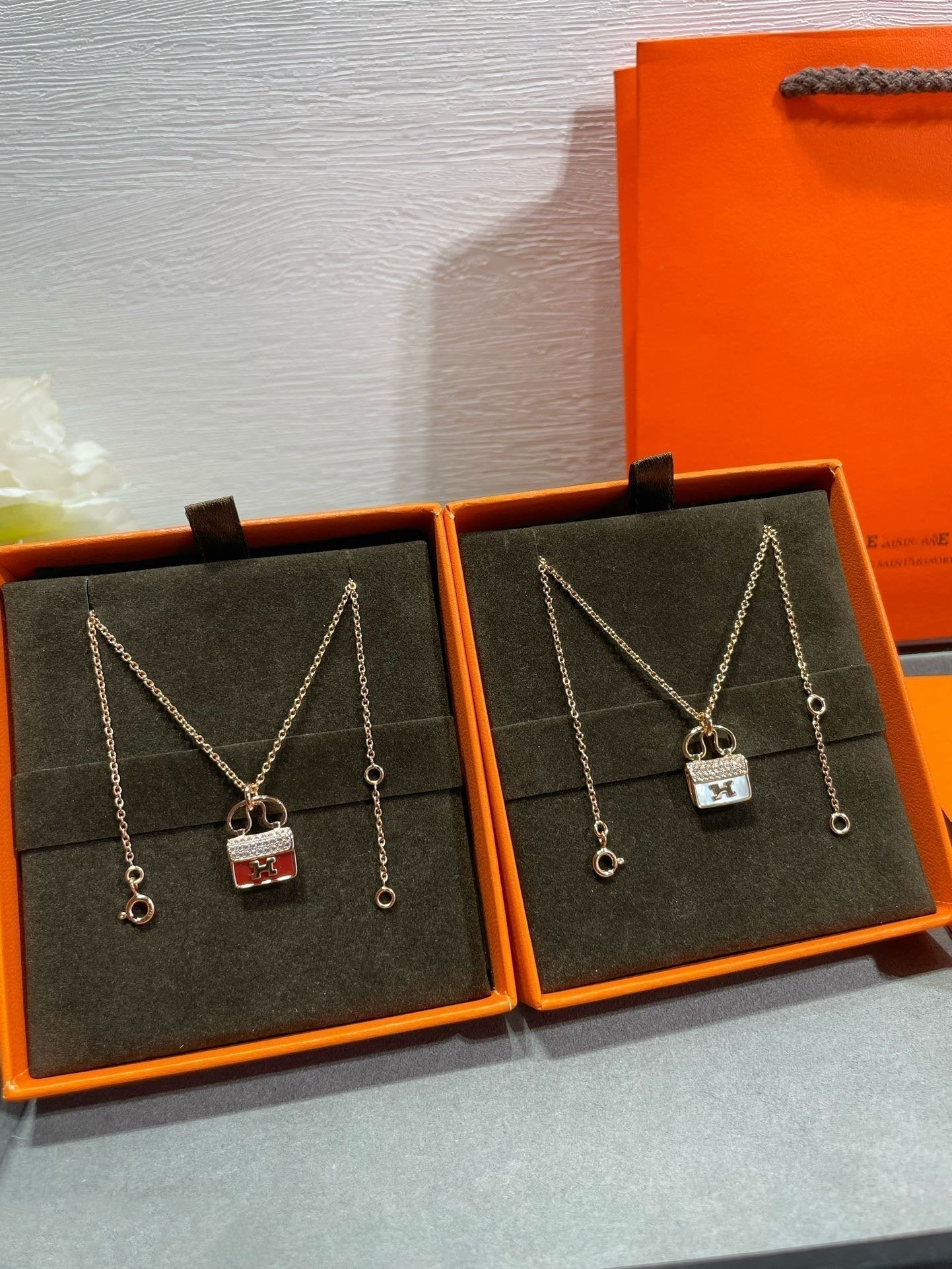 [Shinejoy]H CIRCE MOISSANITE PENDANT NECKLACE GOLD