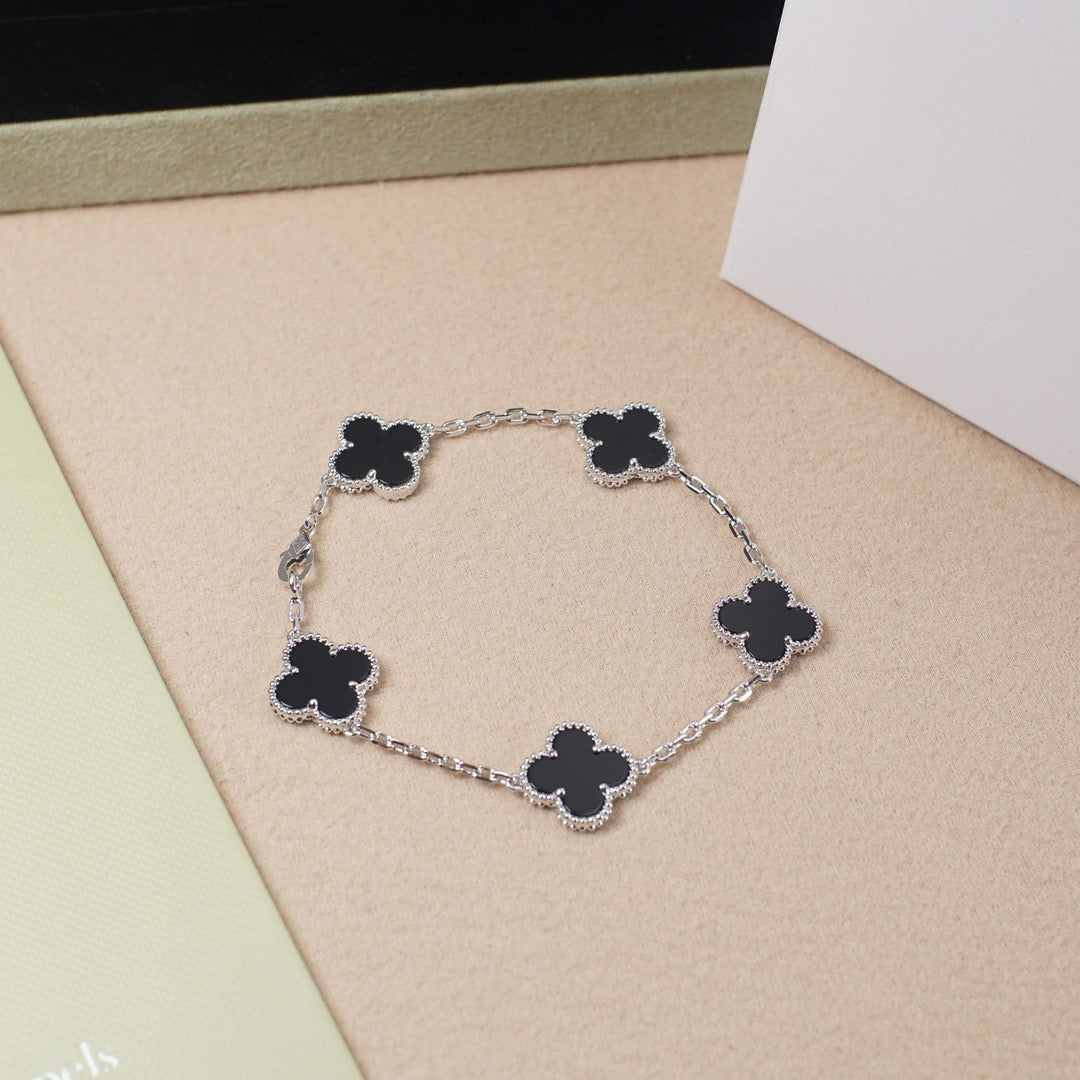 [⭐Shinejoy] CLOVER 5 MOTIF ONYXS BRACELET COLLECTION