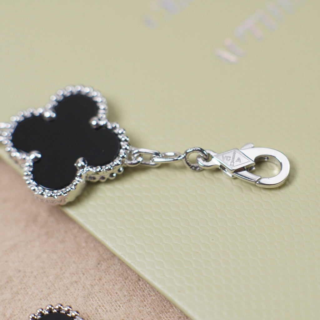 [⭐Shinejoy] CLOVER 5 MOTIF ONYXS BRACELET COLLECTION