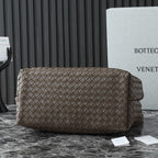 BOTTEGA VENETA 25S LARGE ANDIAMO 42 IN DARK BROWN CALFSKIN GOLD HARDWARE