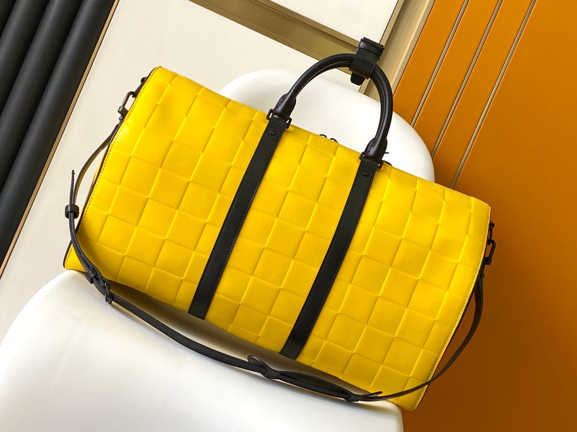KEEPALL BANDOULIÈRE 50 EN CUIR DE VEAU JAUNE DAMIER SCUBA