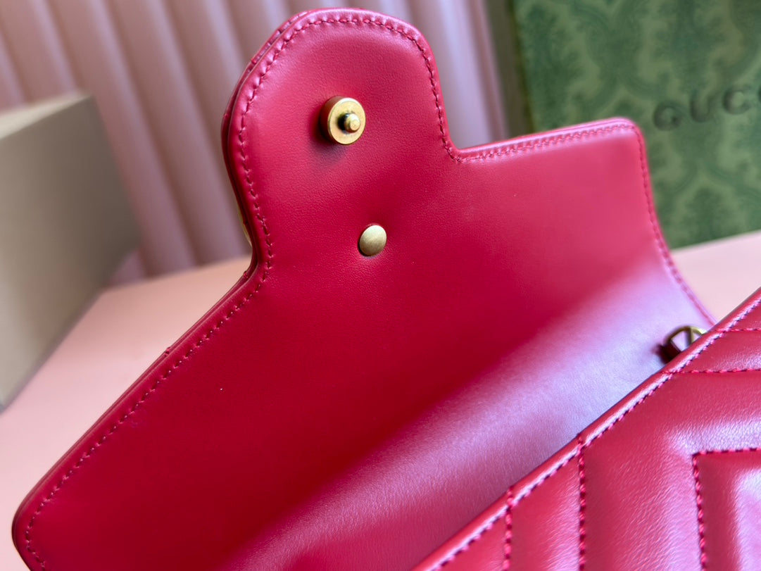 マーモント スモール ショルダーバッグ 20インチ レッド ラムスキン ゴールド金具