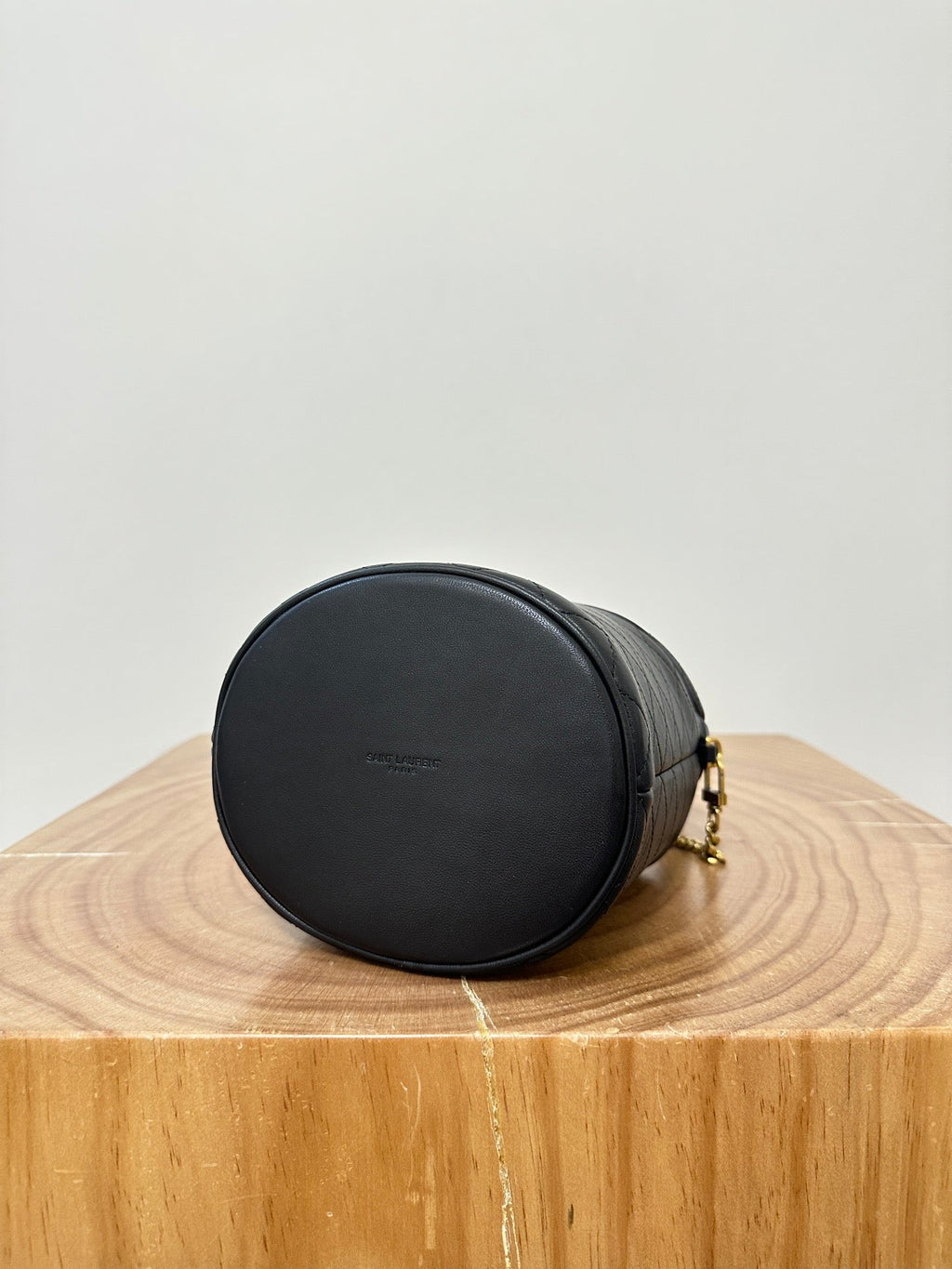 19 フラップ バケットバッグ ブラック カーフスキン