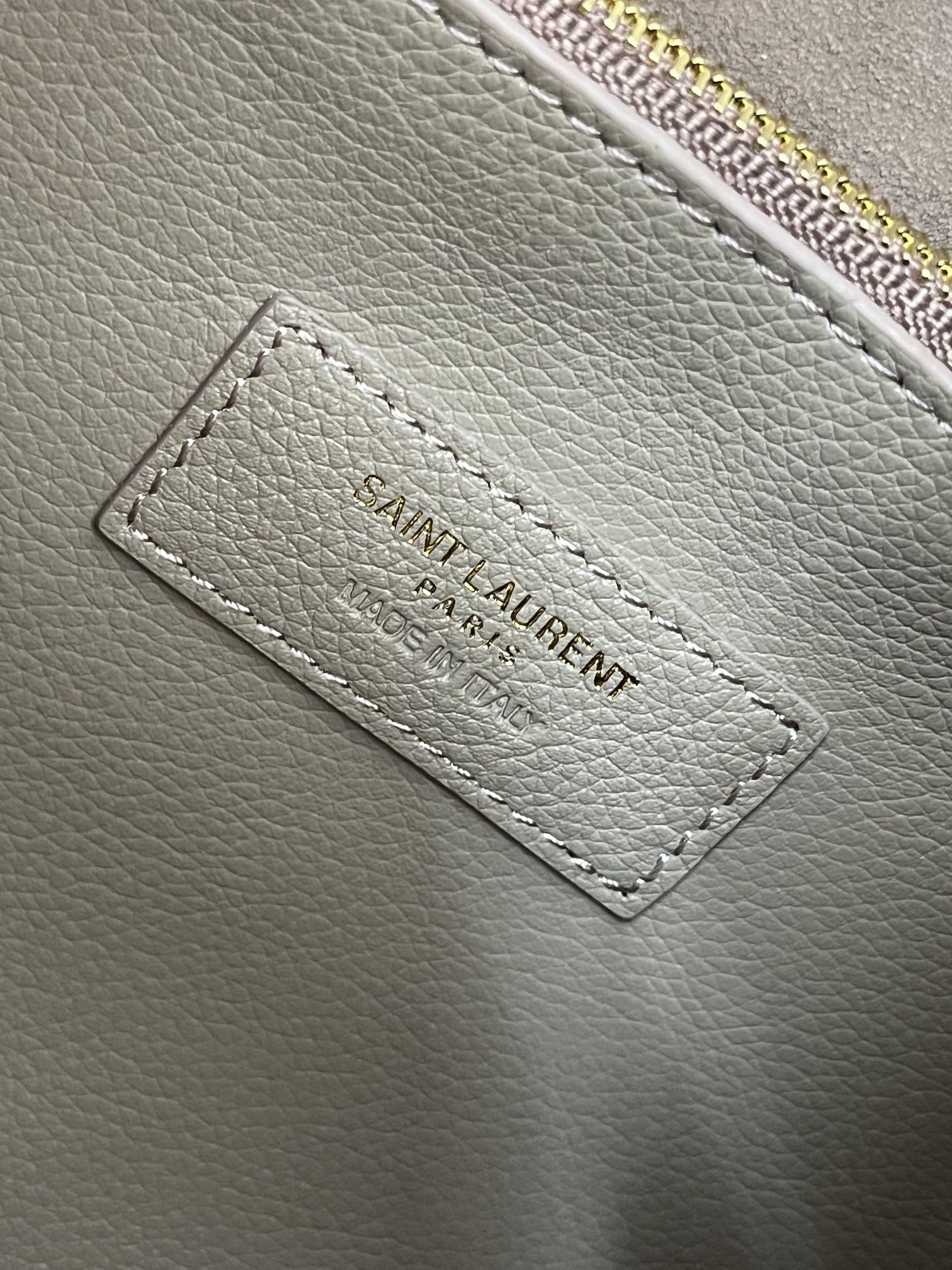 LE 5 À 7 LARGE SUPPLE 31 IN LIGHT BROWN GRAINED CALFSKIN