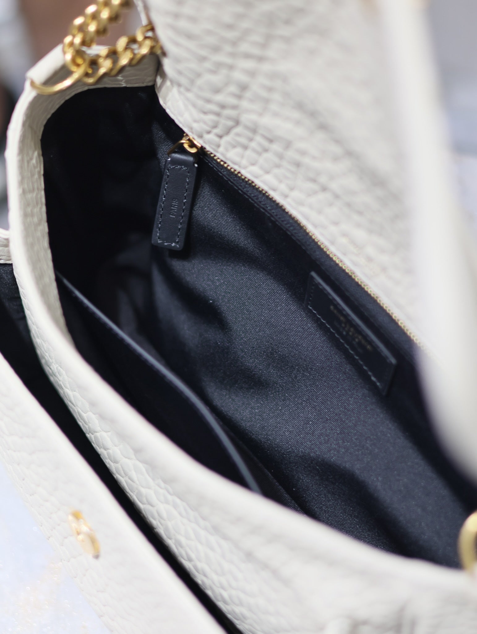 NIKI ミディアム 28インチ ホワイトエレファントパターン ラムスキン ゴールドロゴ