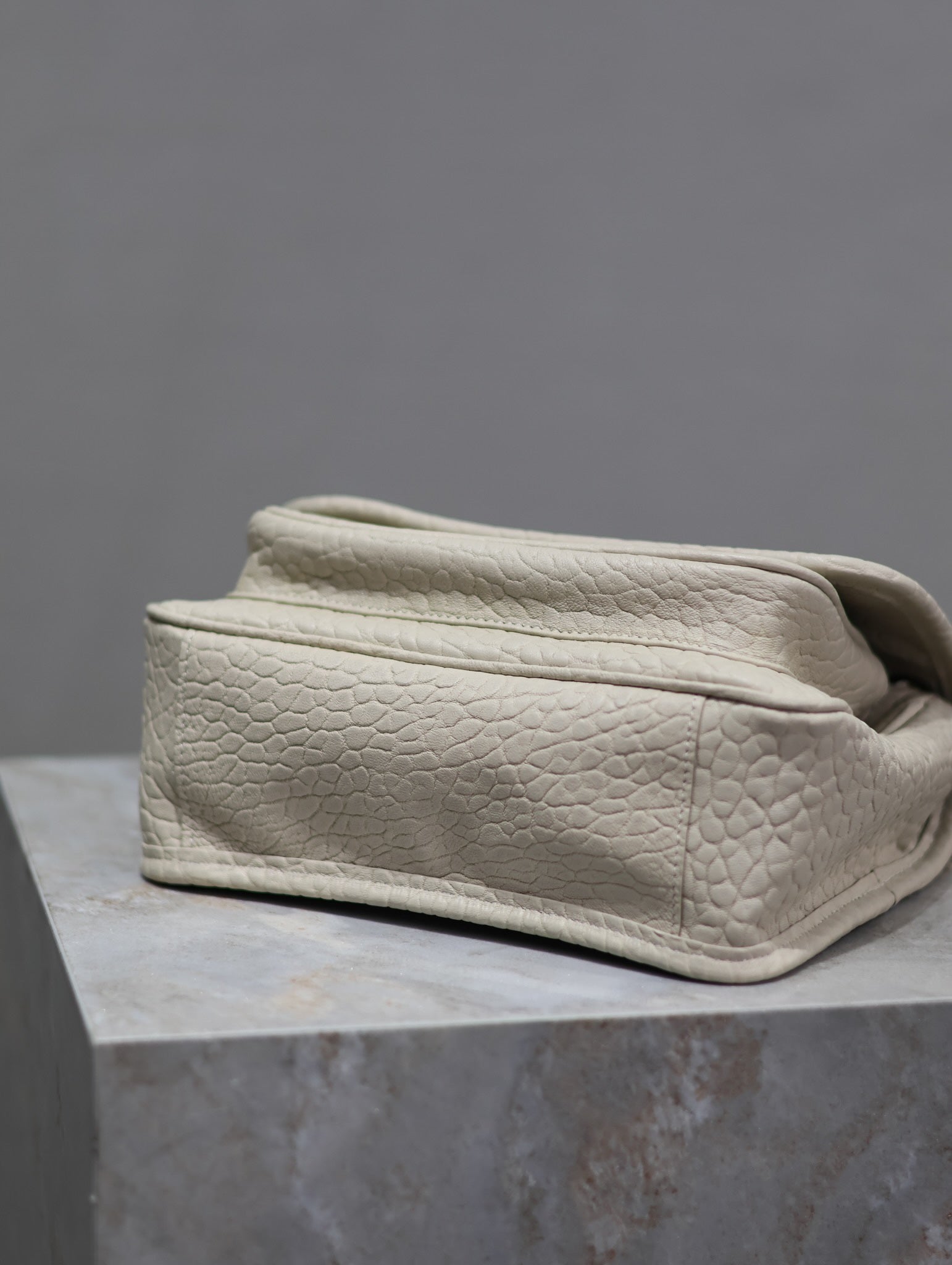 NIKI BABY 22 ホワイトエレファントパターン ラムスキン ゴールドロゴ