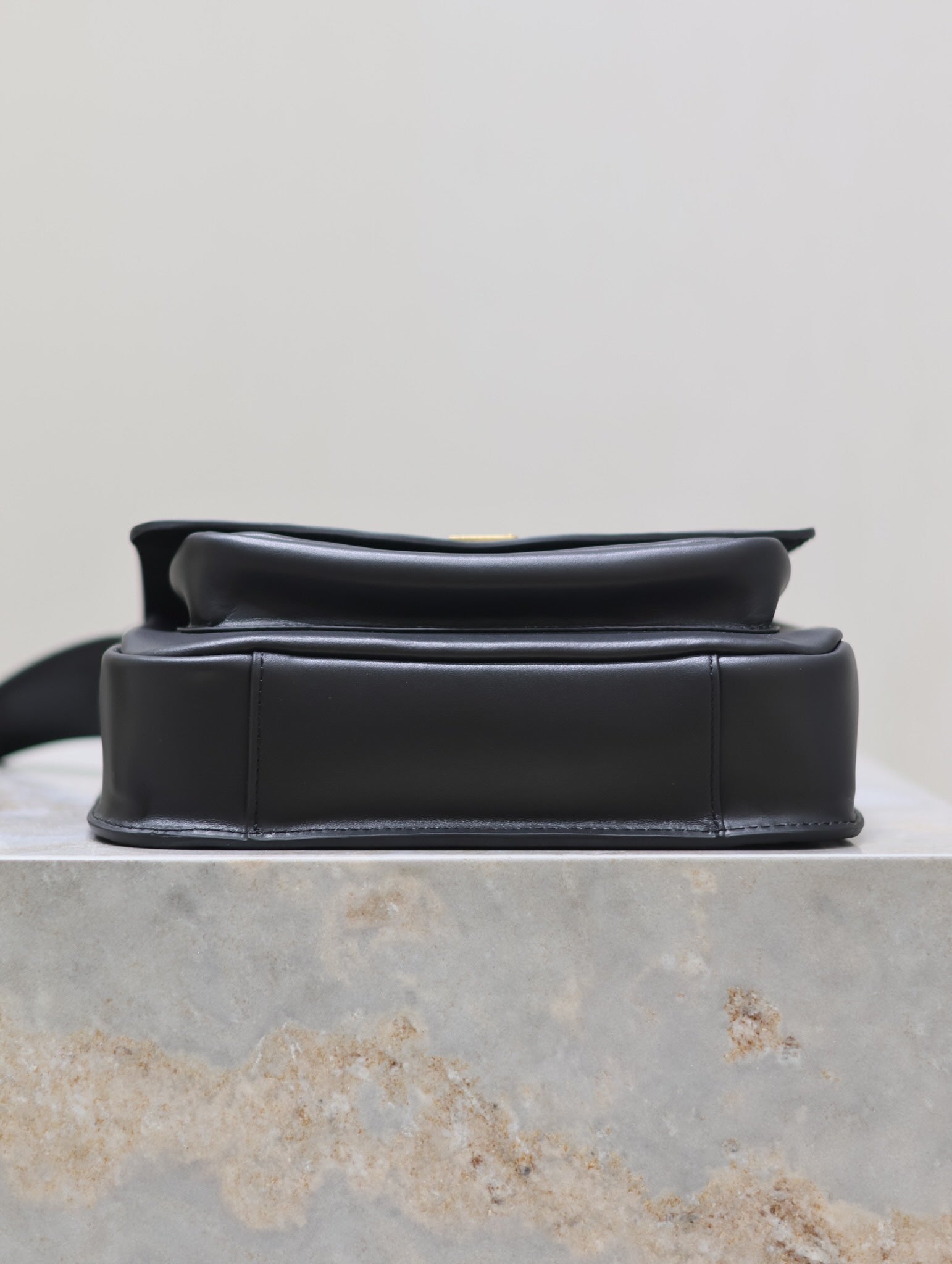 NIKI BABY 22 ブラックカーフスキン ゴールドロゴ