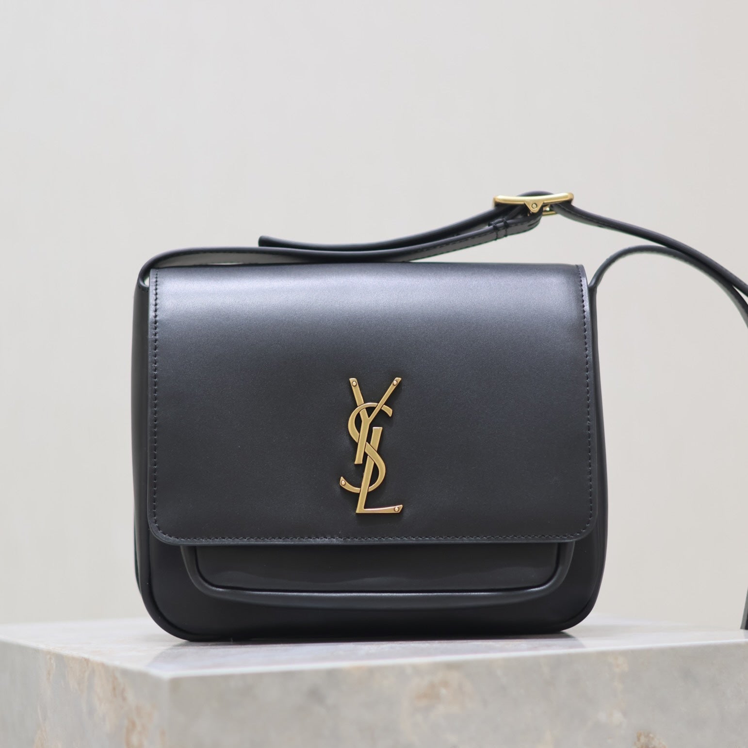 NIKI BABY 22 ブラックカーフスキン ゴールドロゴ