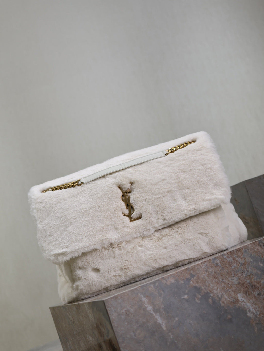 NIKI 47 ホワイトラビットファー ゴールドハードウェア