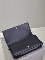 SAC KATE 99 MOYEN 26 PO EN CUIR DE VEAU NAPPA MATELASSÉ NOIR AVEC FERMOIR CUIVRÉ