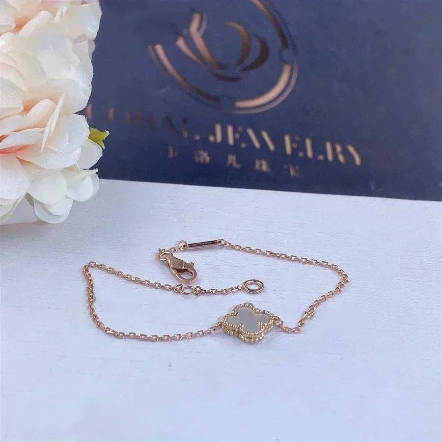 [Shinejoy]CLOVER WHITE MOP SINGLE FLOWER BRACELET