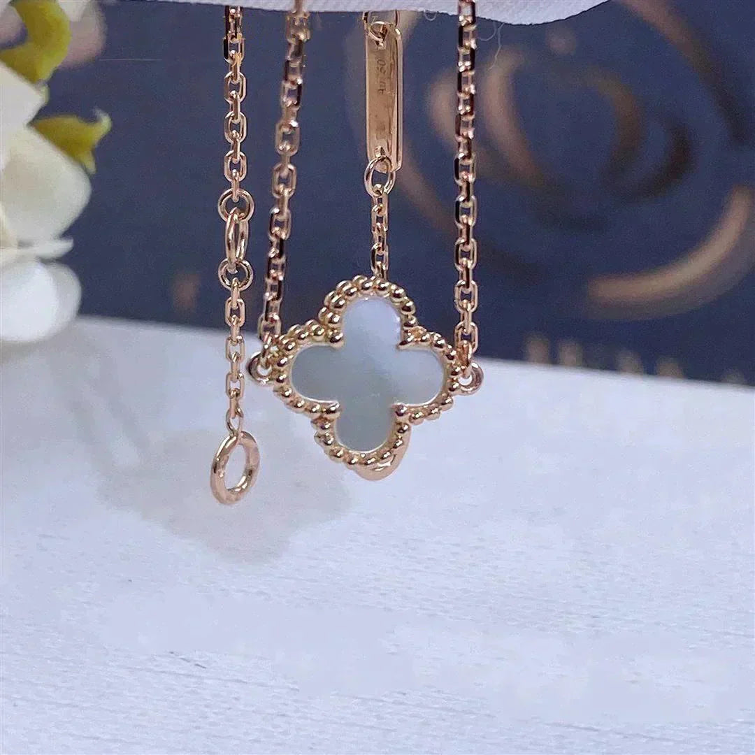 [Shinejoy]CLOVER WHITE MOP SINGLE FLOWER BRACELET