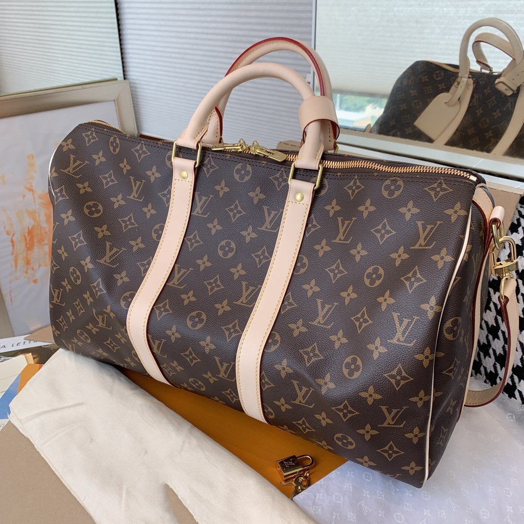 LV キーポル バンドリエール 45 モノグラム キャンバス