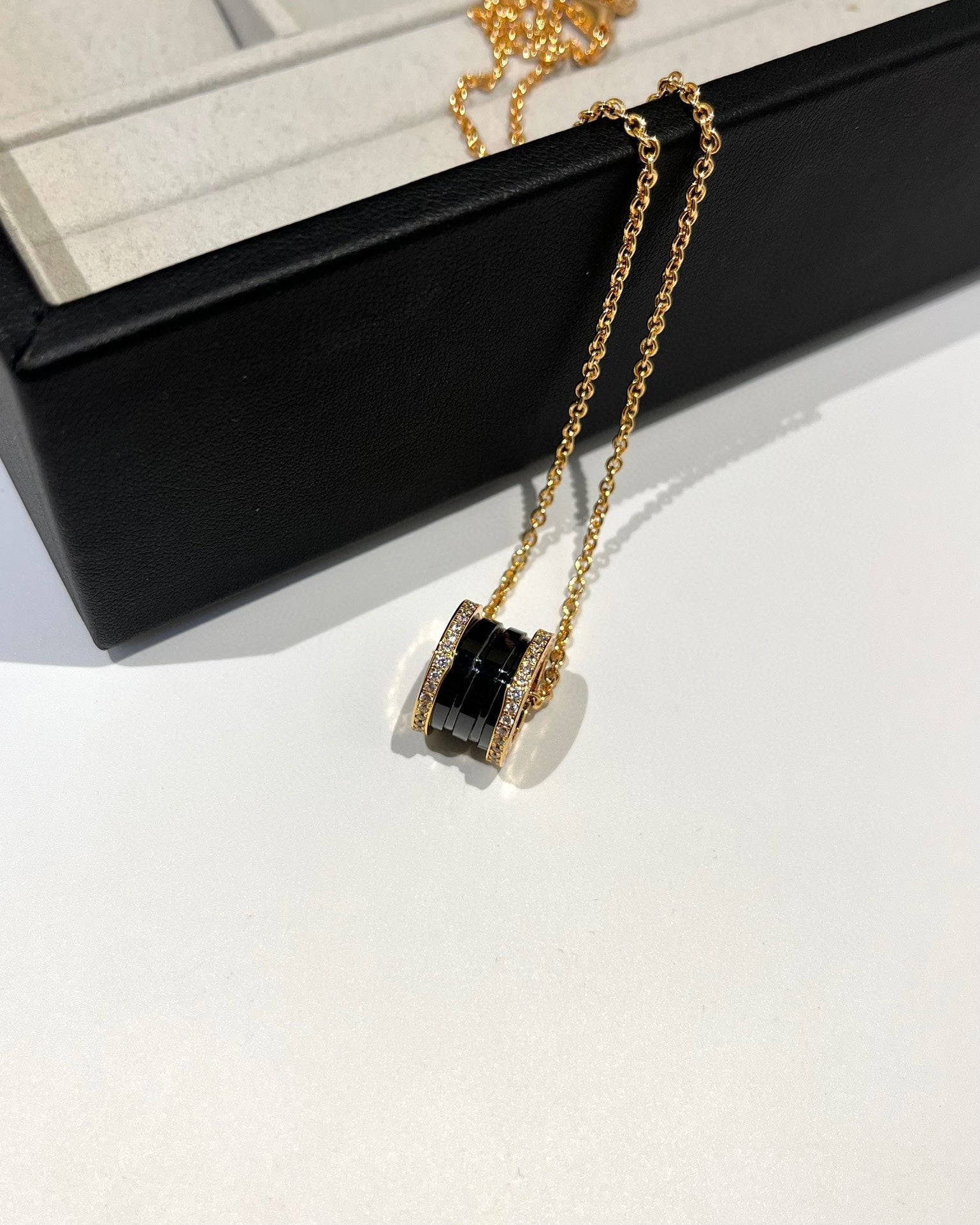 [Shinejoy]ZERO 1 BLACK CERAMIC DIAMOND PINK GOLD NECKLACE